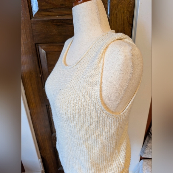 Cream Knit Sleeveless Top - Picture 2 of 3